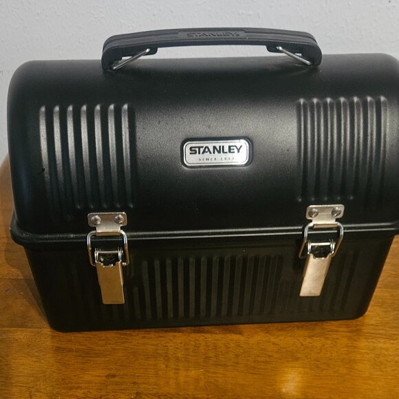 Black Metal Stanley Lunchbox 10qt - Picture 1 of 5